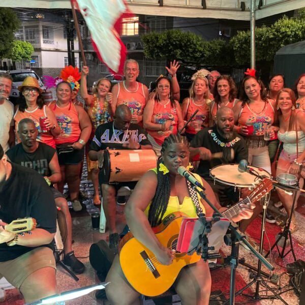 Carnaval em Leopoldina começa com festa nas ruas e clima de muita animação