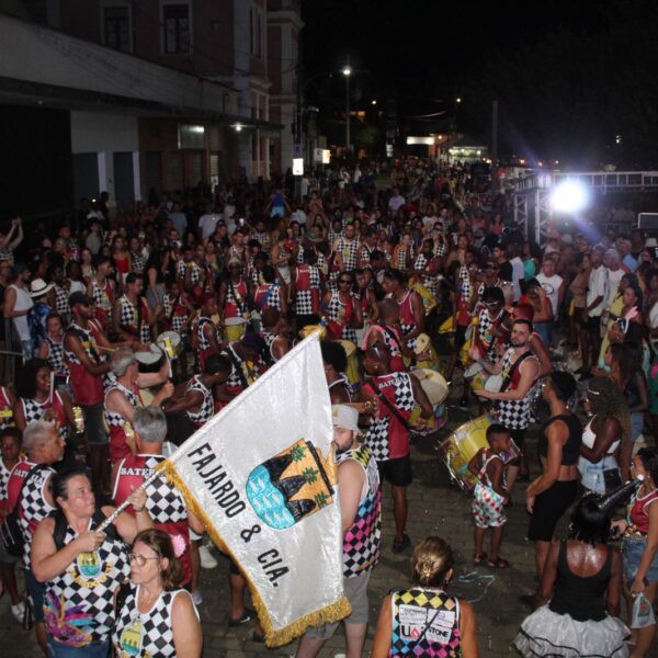 Bloco dos Descamisados, Fajardo & Cia e Bloco da Oliveirada levaram tradição e animação na segunda-feira de Carnaval em Leopoldina