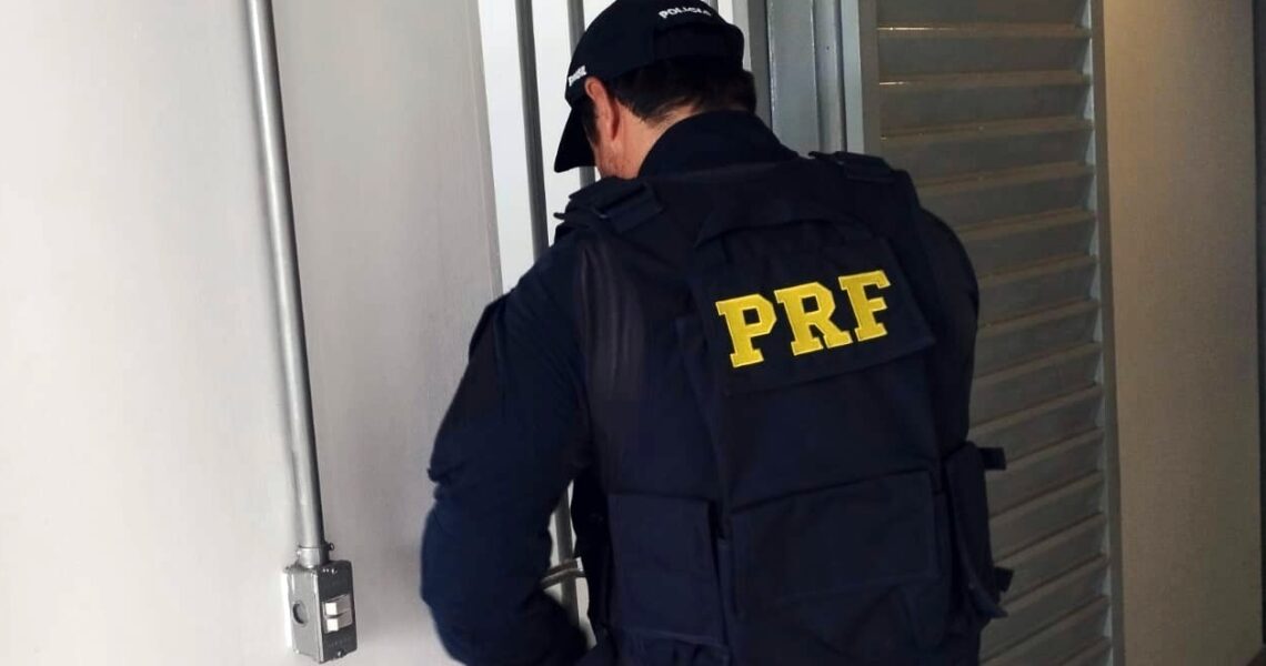 PRF prende homem por importunação sexual em ônibus na BR-116, em Leopoldina