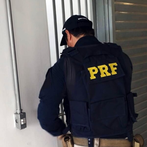 PRF prende homem por importunação sexual em ônibus na BR-116, em Leopoldina