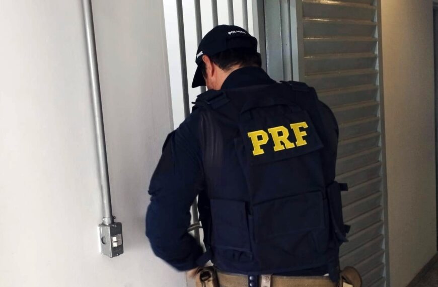 PRF prende homem por importunação sexual em ônibus na BR-116, em Leopoldina