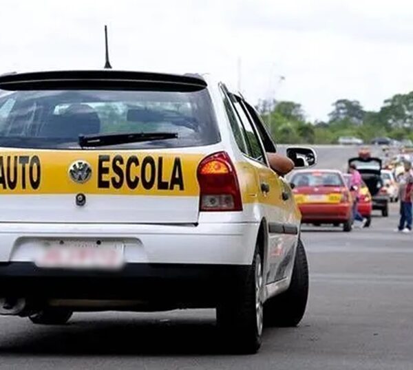 Minas deixa de exigir baliza como etapa isolada e eliminatória na prova para tirar CNH