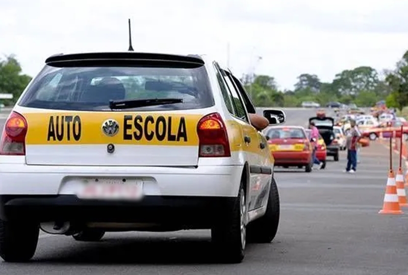 Minas deixa de exigir baliza como etapa isolada e eliminatória na prova para tirar CNH