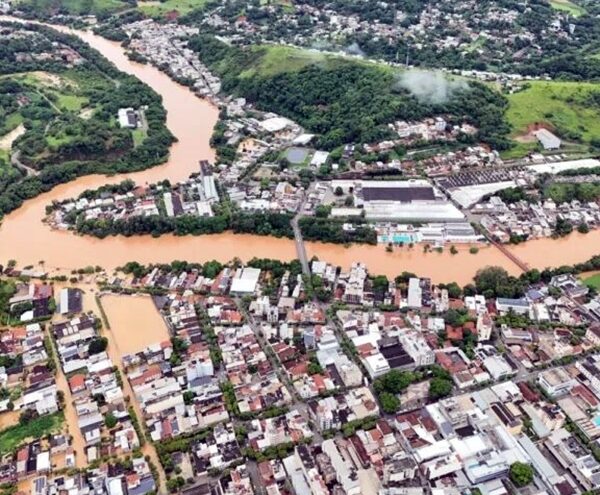 Mais de 500 moradores continuam desalojados após temporal que atingiu Cataguases na última semana