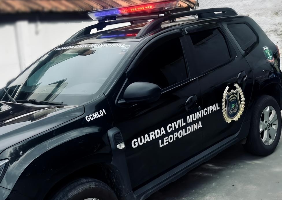 Homem em situação de rua é preso após exigir dinheiro e ameaçar comerciante em Leopoldina