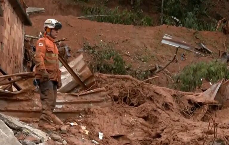 Prefeitura de Leopoldina inicia campanha de arrecadação de água para vítimas das chuvas na região