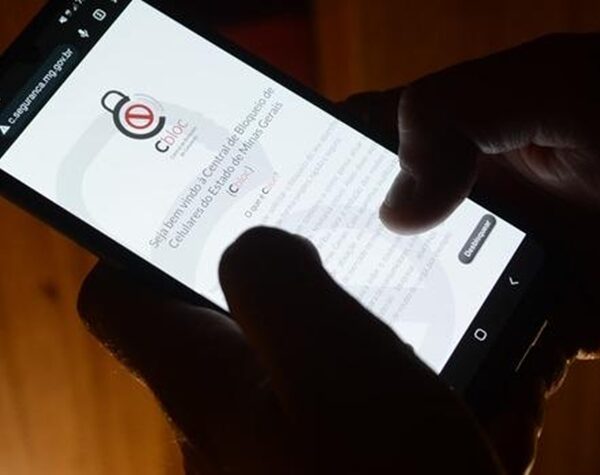 Celular roubado ou furtado no Carnaval? Saiba como bloquear o aparelho em Minas