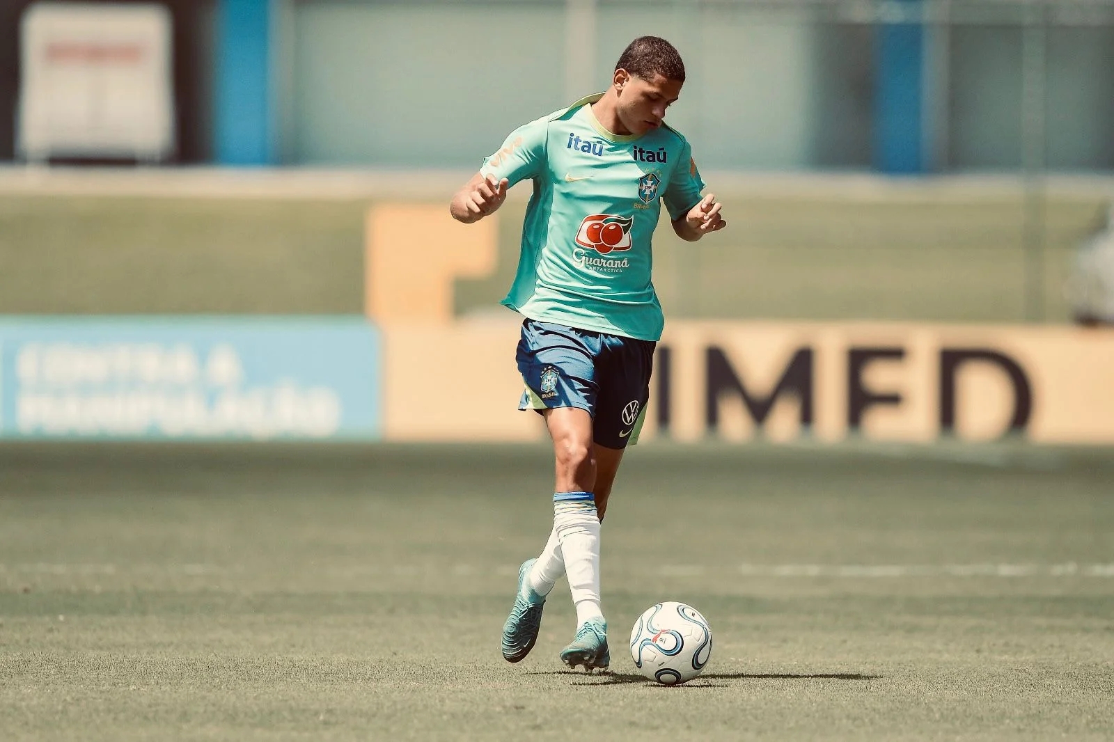 De Cataguases para a Seleção: jovem zagueiro é convocado para o Brasil Sub-17
