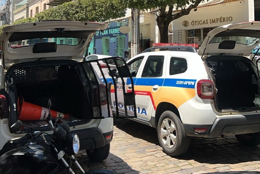 Homem é preso após pular de janela de pousada e danificar toldo de loja em Leopoldina