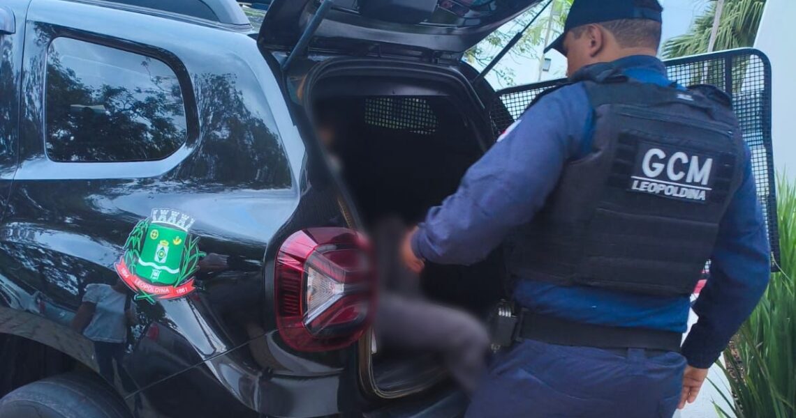 Homem é preso pela GCM após ameaçar a própria mãe no bairro Mina de Ouro em Leopoldina