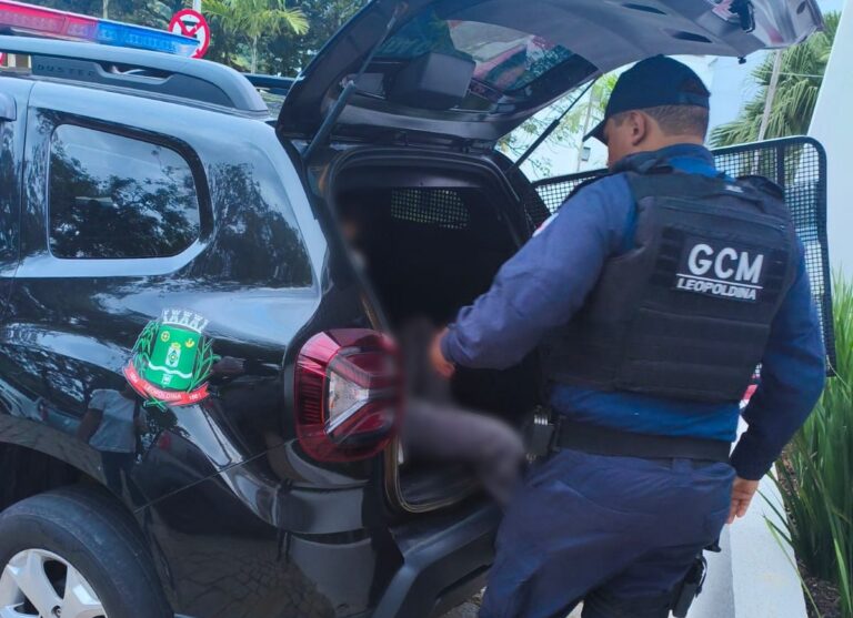 Homem é preso pela GCM após ameaçar a própria mãe no bairro Mina de Ouro em Leopoldina