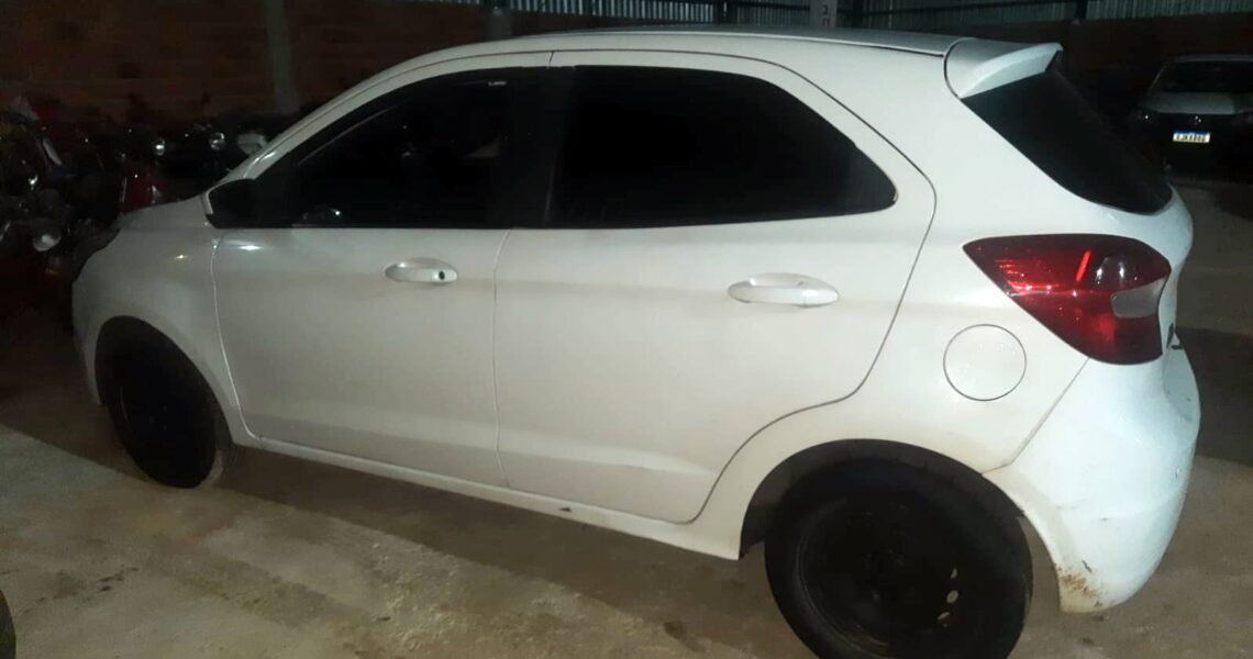 Motorista é detido por receptação após ser flagrado em Volta Grande com carro roubado no RJ