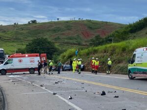 Grave acidente deixa duas pessoas mortas no perímetro urbano da BR-116 em Leopoldina