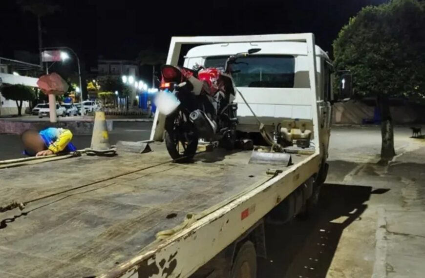 Motociclista sem CNH tenta fugir da PM e sofre acidente na BR-267 em Maripá de Minas