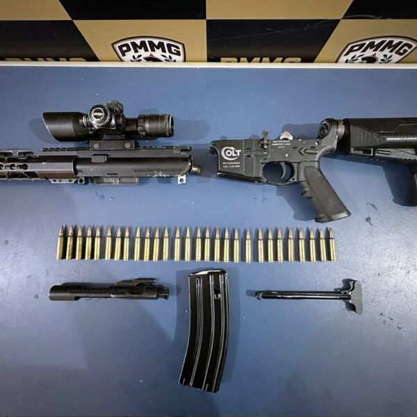 Polícia Militar apreende fuzil e prende homem durante operação em Leopoldina
