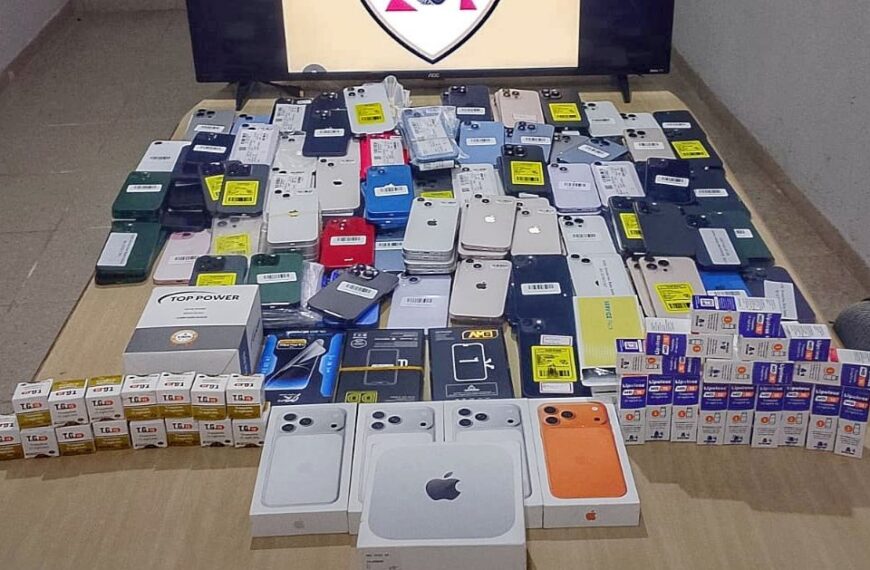 Quase R$ 1 milhão em mercadorias ilegais é apreendido pela Polícia Militar Rodoviária em Além Paraíba