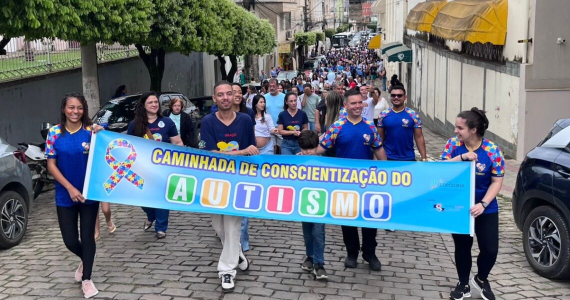Comunidade se une em caminhada pela conscientização do autismo em Leopoldina
