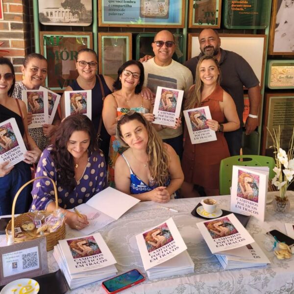 Livro ‘Caminhos Poéticos em Traços’ é lançado em Leopoldina com exposição de arte e sessão de autógrafos