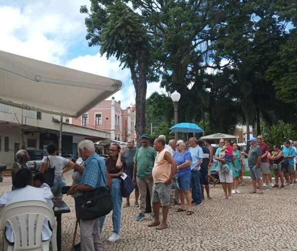 Mais de 350 pessoas são vacinadas na abertura da campanha contra a gripe em Leopoldina