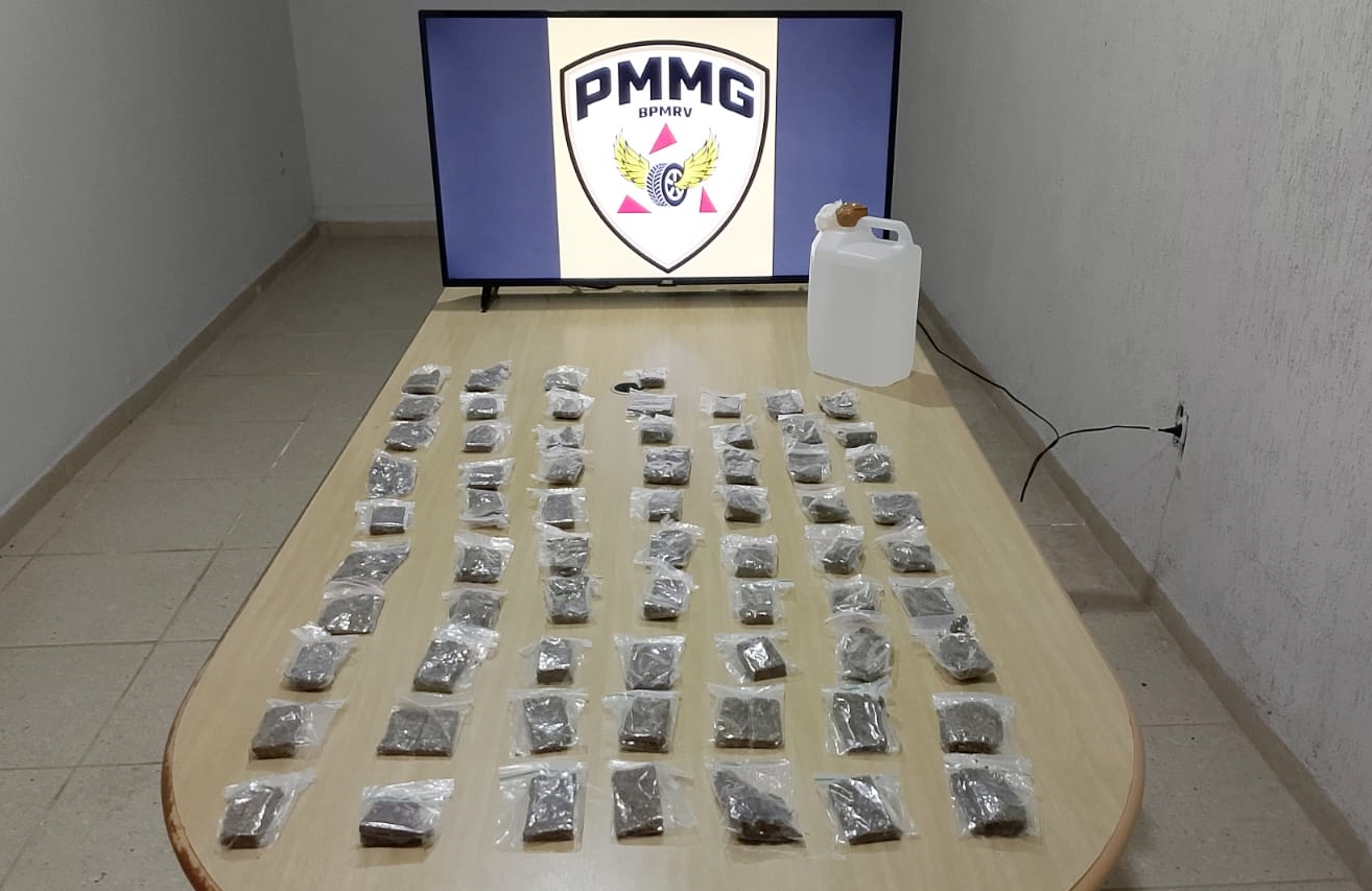 Mulher é presa com tabletes de maconha durante fiscalização na MGC-393 em Além Paraíba
