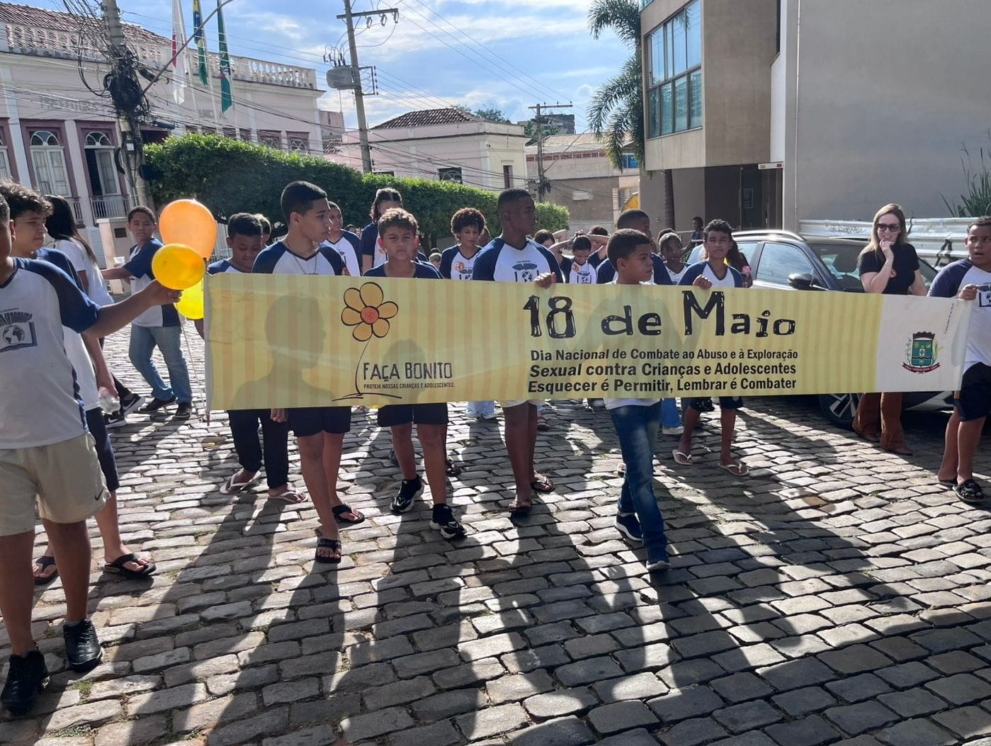 Caminhada do Maio Laranja em Leopoldina destaca união no combate à violência contra crianças e adolescentes