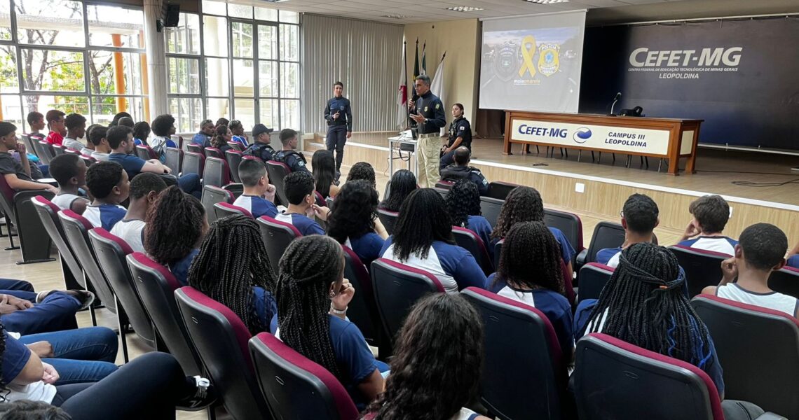 Prefeitura de Leopoldina encerra programação do Maio Amarelo com palestra educativa para estudantes