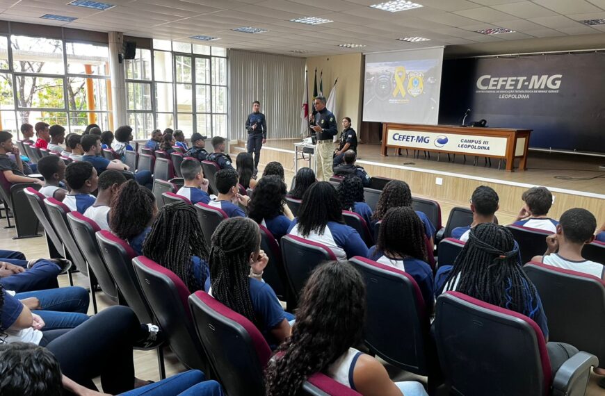 Prefeitura de Leopoldina encerra programação do Maio Amarelo com palestra educativa para estudantes