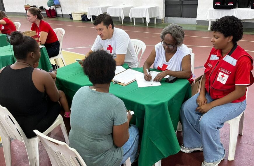 Mais de 300 famílias de Leopoldina recebem auxílio da Cruz Vermelha após período chuvoso