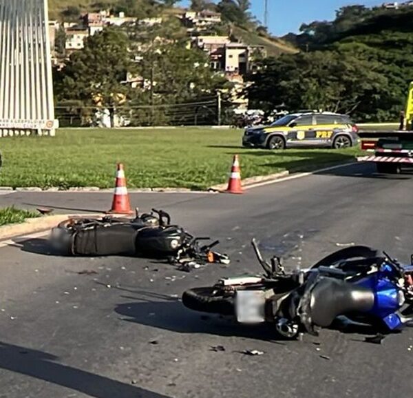 Colisão entre motocicletas deixa dois feridos no trevo do Pórtico em Leopoldina
