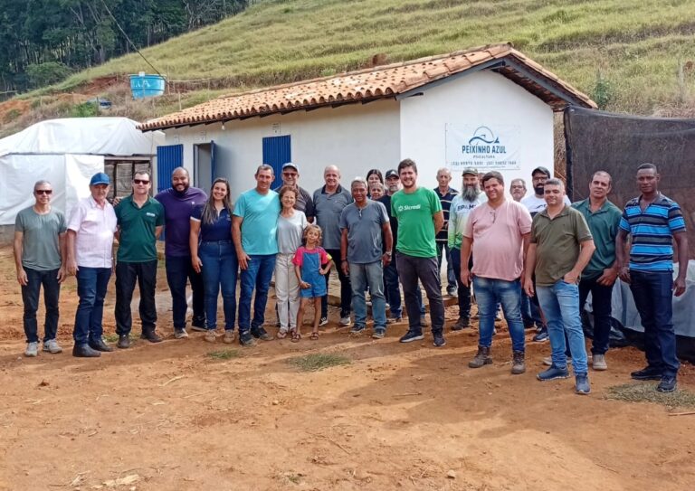 Coopleste articula projetos para diversificação agrícola e fomenta criação de peixes ornamentais e plantio de café conilon em Leopoldina
