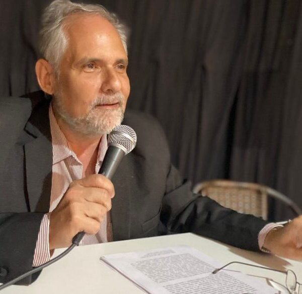 O Brasil perde o poeta, ensaísta e tradutor Alexei Bueno