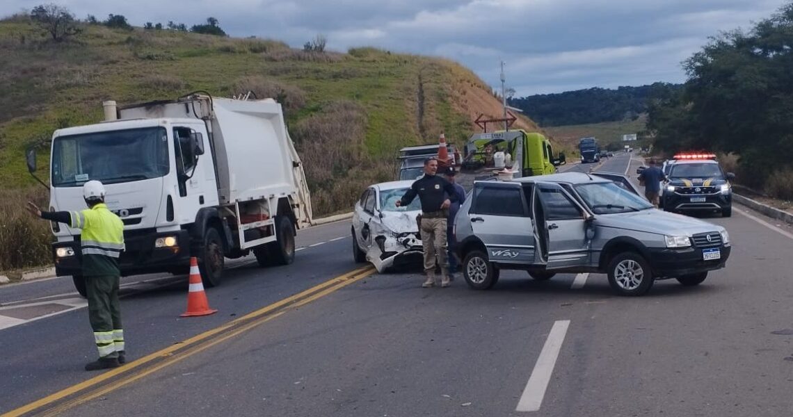 Duas pessoas ficam feridas em colisão no trevo de acesso a Recreio