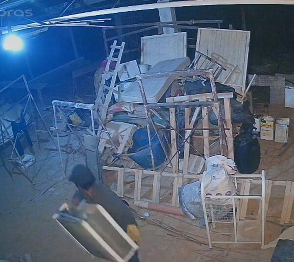 Homem é preso pela GCM após tentar furtar aparelho de ar-condicionado em Leopoldina