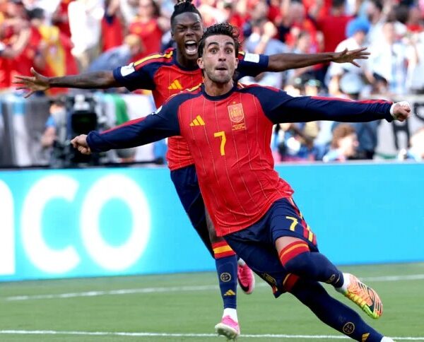 Espanha vence a Argentina e é bicampeã da Copa do Mundo
