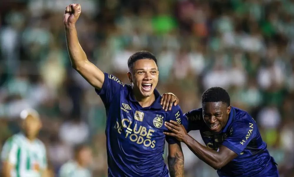 Fiorentina da Itália contrata zagueiro ubaense em negociação de cerca de R$ 100 milhões