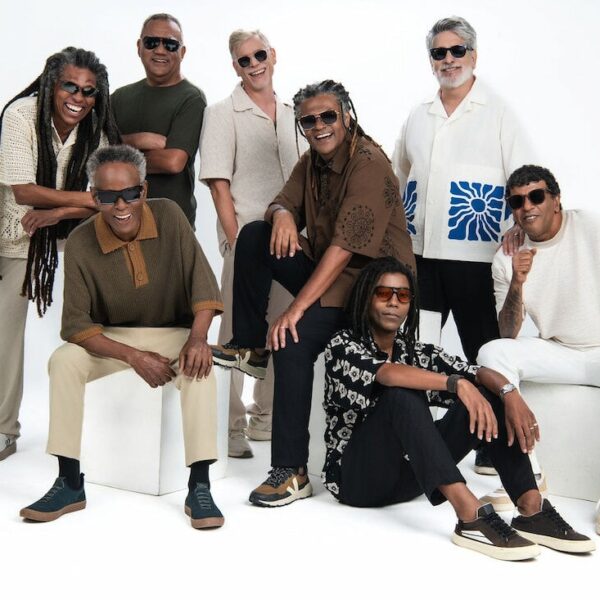 Farofa Carioca faz show gratuito em Cataguases no Festival Força, Luz e Arte