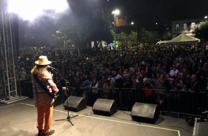 Geraldo Azevedo emociona multidão e abre em grande estilo o Festival de Viola e Gastronomia de Piacatuba