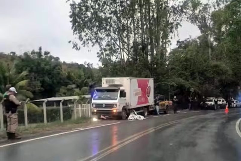 Guarda Municipal de Ubá morre em acidente entre moto e caminhão na MG-124
