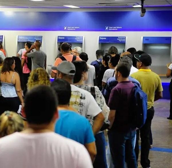 Bancários fazem paralisação nacional de 24 horas nesta quinta-feira