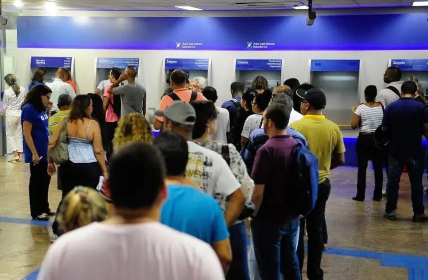 Bancários fazem paralisação nacional de 24 horas nesta quinta-feira