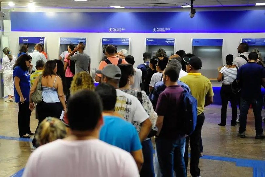 Bancários fazem paralisação nacional de 24 horas nesta quinta-feira