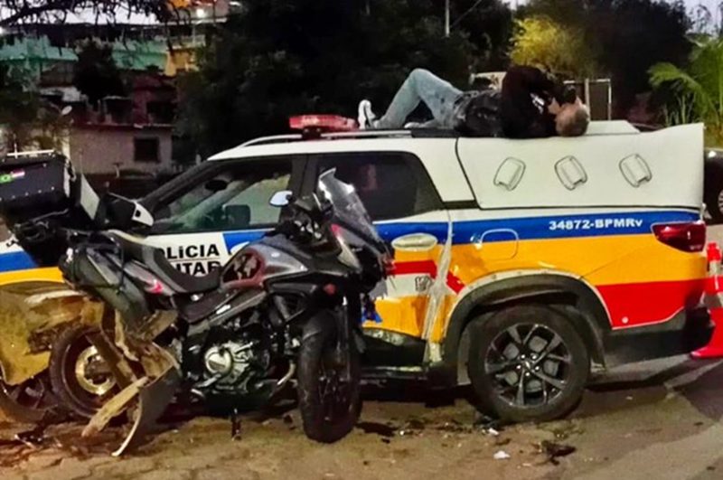 Motorista é preso por embriaguez após bater em motocicleta e viatura durante fiscalização em Muriaé
