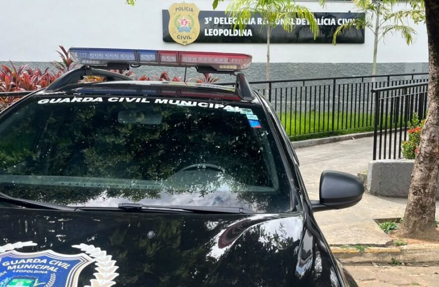 Homem é detido pela GCM após furto de garrafa de conhaque em comércio de Leopoldina
