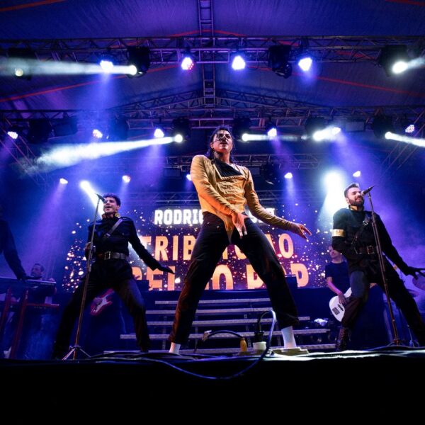 Rodrigo Teaser apresenta ‘Tributo ao Rei do Pop’ neste sábado na Stone House em Leopoldina