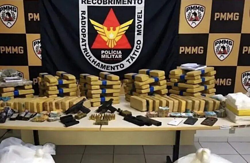 Polícia Militar apreende mais de 100 kg de drogas e grande quantidade de armas em Ubá