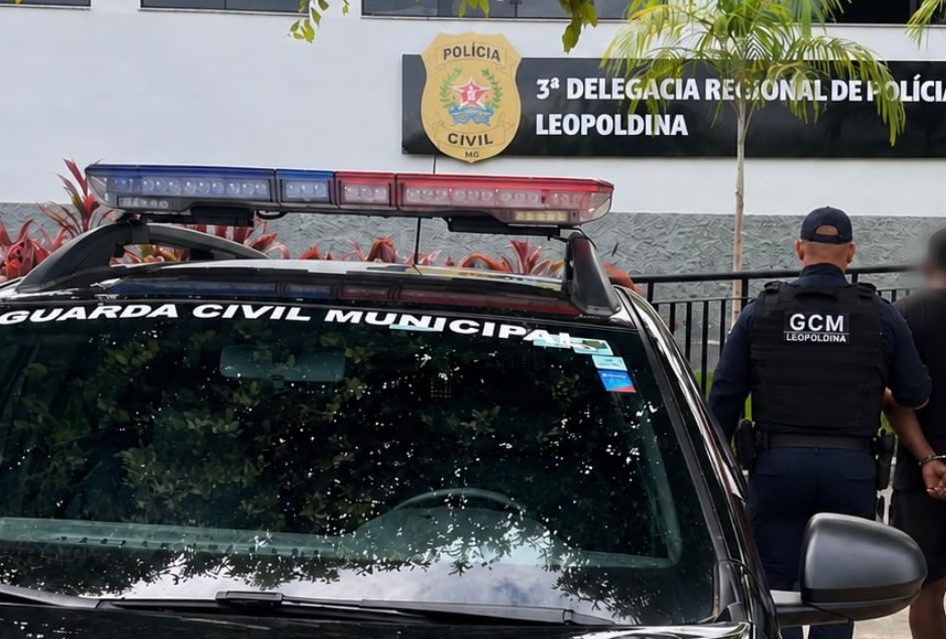 Homem é preso pela GCM de Leopoldina após ocorrência de violência contra mulher em via pública