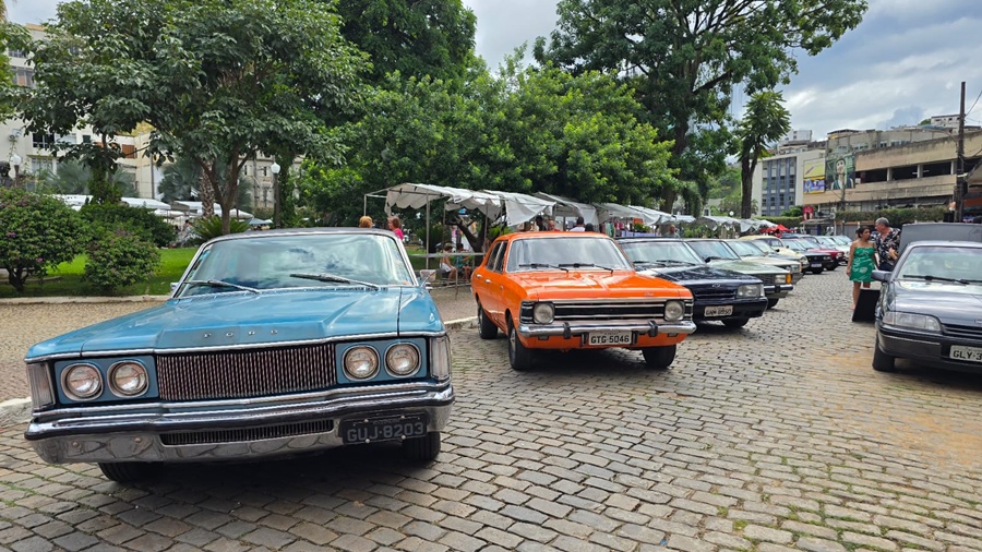 Clássicos sobre rodas ganham espaço na Praça Félix Martins neste domingo em Leopoldina