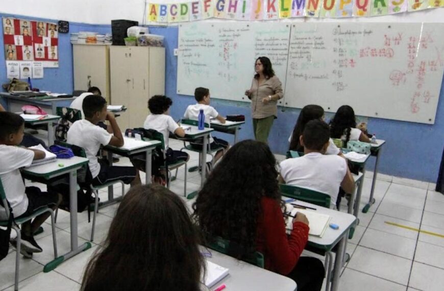Prefeitura de Leopoldina abre processo seletivo para 12 cargos na Educação