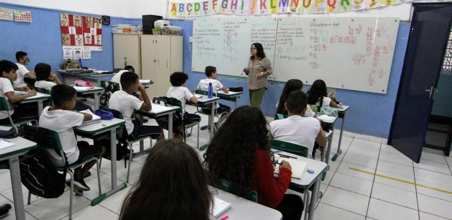 Prefeitura de Leopoldina abre processo seletivo para 12 cargos na Educação