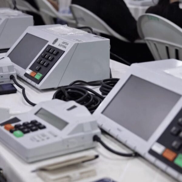 Justiça Eleitoral convoca interessados para acompanhar preparação e lacração das urnas eletrônicas em Leopoldina